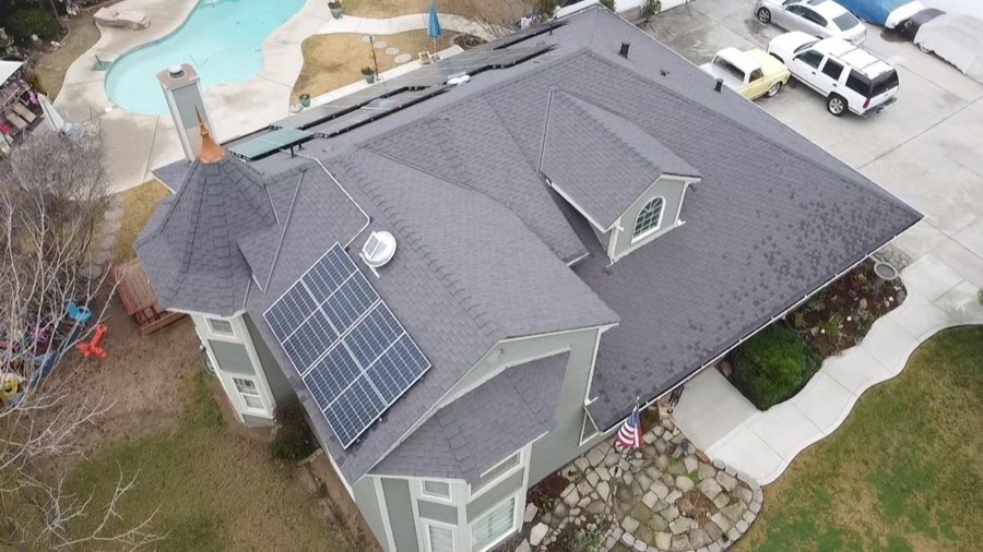 Completed flat-roof system on a commercial building